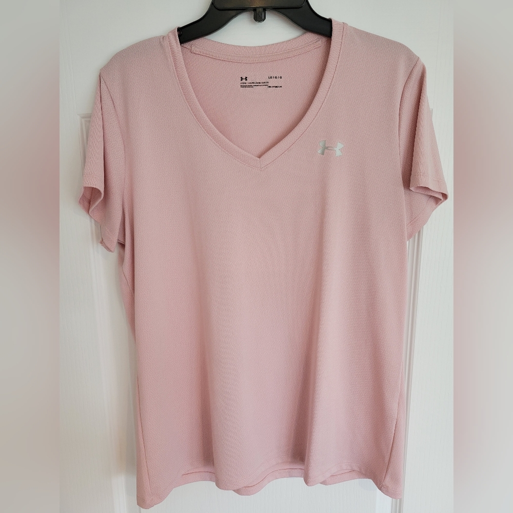 Under Armour Pink V-Neck Short Sleeve Dri-fit Top, Size Large.